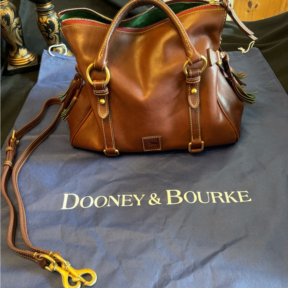 Dooney & Bourke satchel handbag